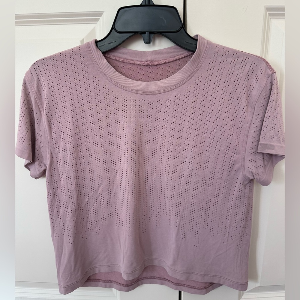 Lululemon trained to be short sleeve pink S